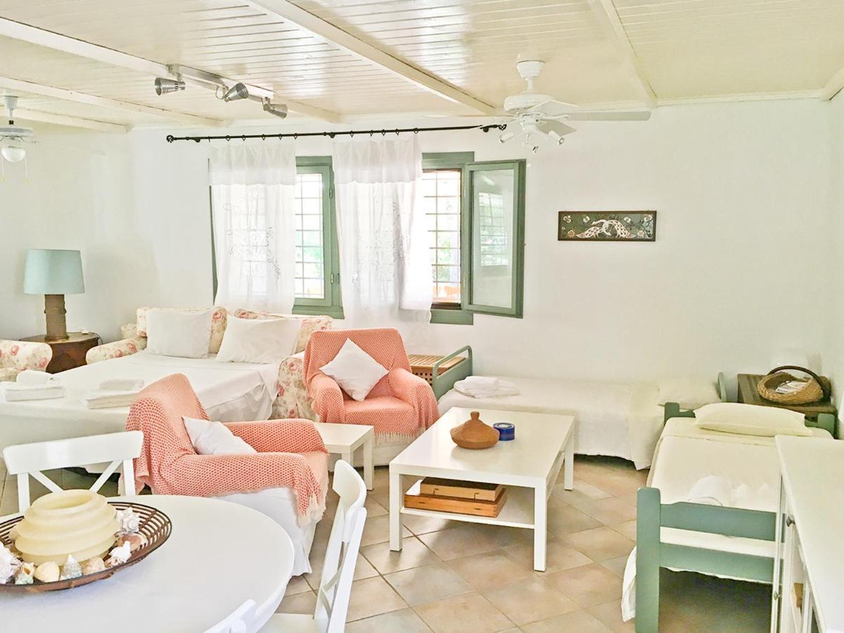 Olive Bay Beach House Amulianí Kültér fotó