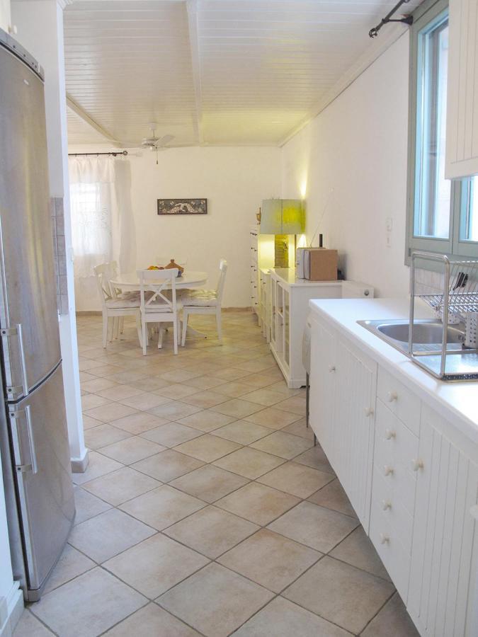 Olive Bay Beach House Amulianí Kültér fotó